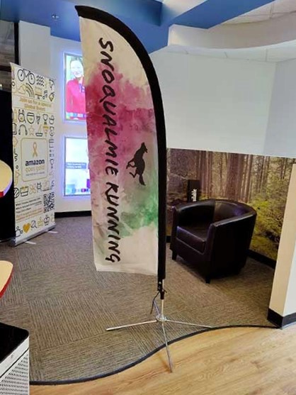 Custom sidewalk feather flags